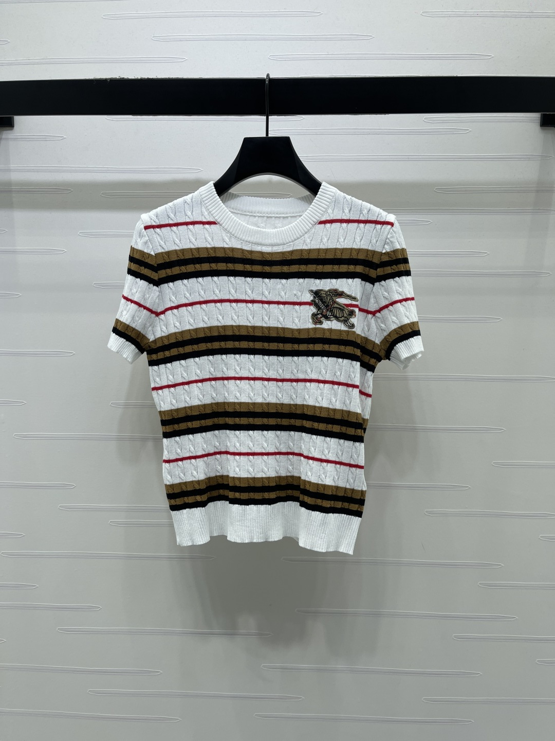 Women's short sleeves